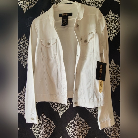 White denim jacket -- Women - Picture 2 of 2